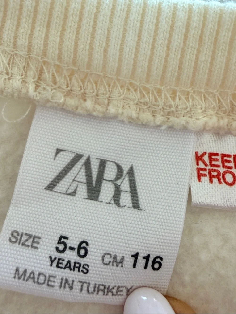 Zara Girls Flocked Heart Sweatshirt Cream Red Graphic 5-6Y Cozy Pullover
